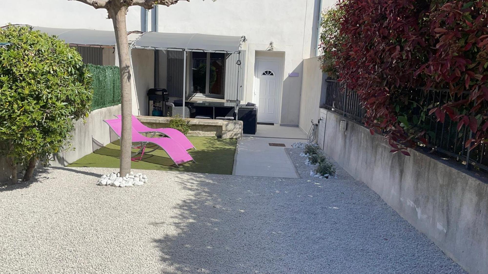 Maison Tendance Avec Jardin, Centre Village, Alpilles, Familles Eyragues Exterior photo